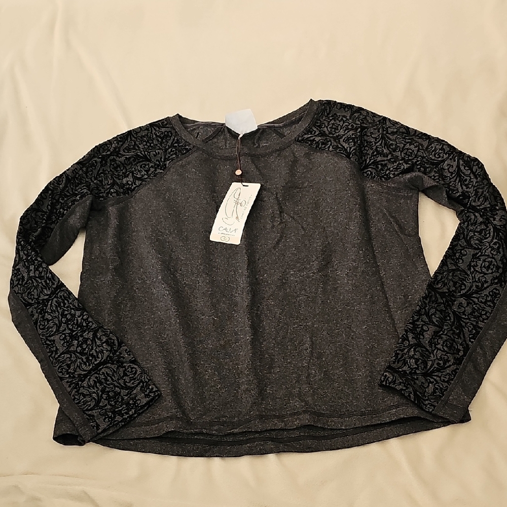 CALIA by Carrie Underwood Charcoal and Black Long Sleeve Top
